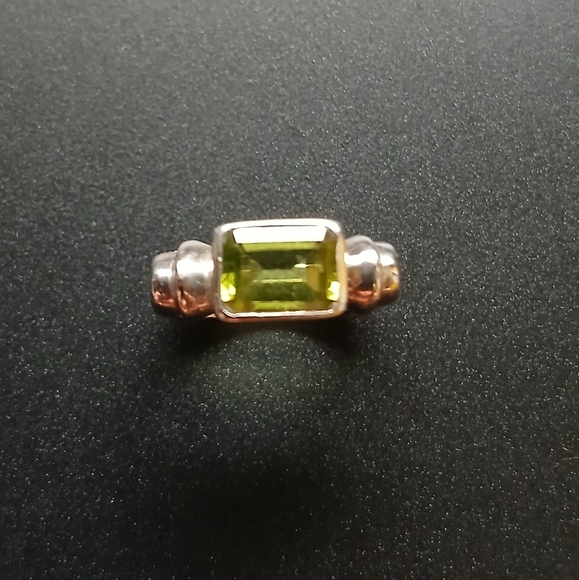 ✨️Silpada R-0713 Rectangular Cut Peridot Ring ✨️Size 6 3/4 - Picture 13 of 14
